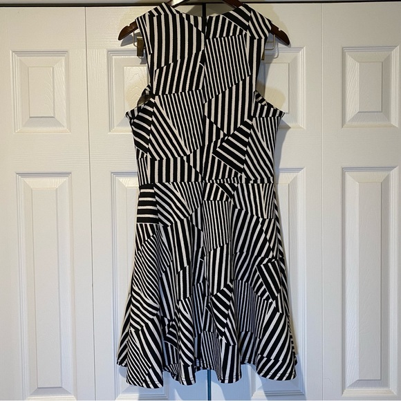 2for$35 Atmosphere Black & White Abstract Stripes A-Line Dress Size UK14/US10 - Picture 4 of 13